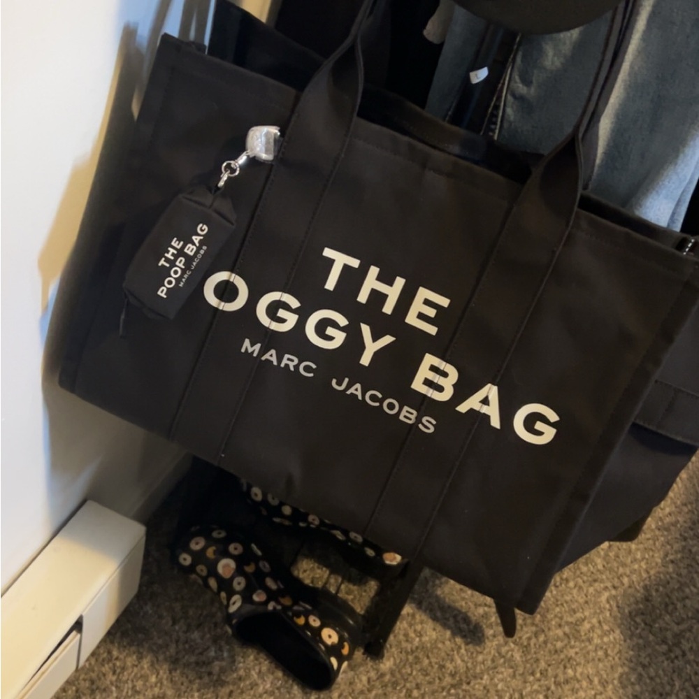 Marc Jacobs Black The Oggy Bag